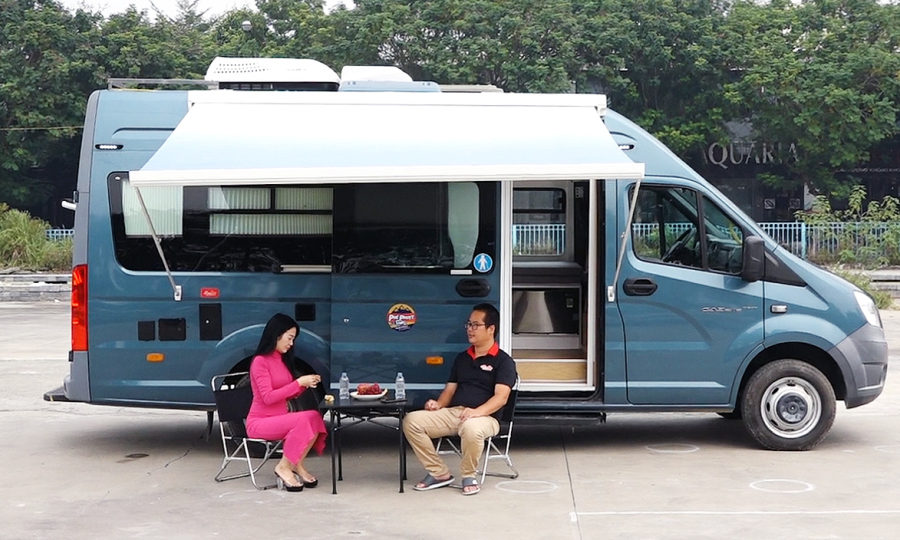 Người đàn ông biến những chiếc xe cũ thành ngôi nhà di động Mobihome để đi du lịch