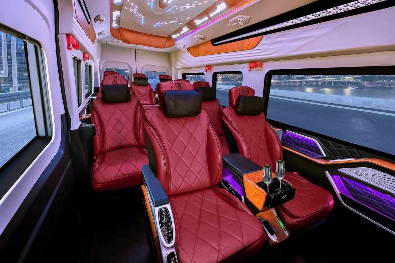 Thuê xe limousine Hà Nội đi Chùa Hương