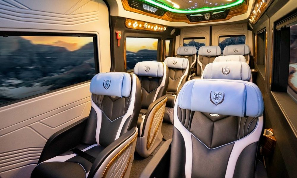 Thuê xe limousine Hà Nội đi Đền ông Hoàng Mười